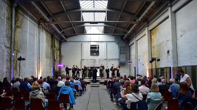 Stimmungsvolle Konzerte verspricht der „ExSilentio“-Kammerchor unter der Leitung von Lukas Alois Roth für das laufende Jahr unter anderem beim Festival „Klang im Kesselhaus“ in Mainleus.