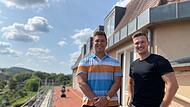 Julius (links) und Felix Blaßdörfer sind aktuell täglich im Schweizerhaus und begleiten die Bauarbeiten. Die Familie will das Traditionscafé als Boutique-Hotel mit Eventlocation selbst betreiben. Julius (links) und Felix Blaßdörfer sind aktuell täglich im Schweizerhaus und begleiten die Bauarbeiten. Die Familie will das Traditionscafé als Boutique-Hotel mit Eventlocation selbst betreiben.