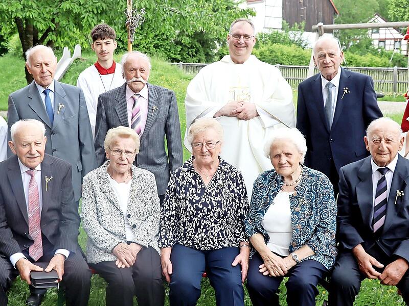 Vor 70, 75, 80 und 85 Jahren hatten diese Jubilare Erstkommunion.
