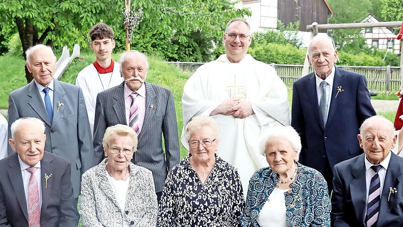 Vor 70, 75, 80 und 85 Jahren hatten diese Jubilare Erstkommunion.
