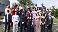 Die Preisträgerinnen und Preisträger erhielten für ihre besonderen Leistungen beim Abitur jeweils einen Preis von den Sponsoren überreicht.