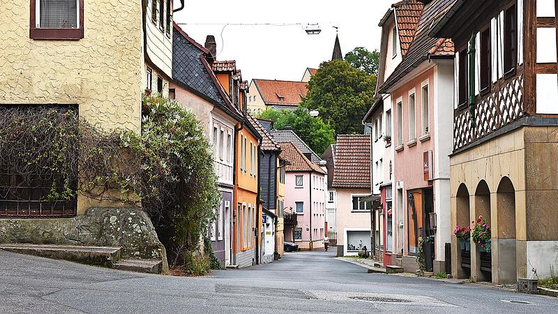 Etliche wichtige Gesichtspunkte wurden im Rahmen der Aufstellung eines Verkehrskonzeptes für die Stadt Burgkunstadt zusammengetragen. Bei den Planungen ist auch die Kulmbacher Straße ein Schwerpunkt. Etliche wichtige Gesichtspunkte wurden im Rahmen der Aufstellung eines Verkehrskonzeptes für die Stadt Burgkunstadt zusammengetragen. Bei den Planungen ist auch die Kulmbacher Straße ein Schwerpunkt.