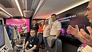 Die verschiedenen modernen Möglichkeiten in der Kommunikation zeigte die Telekom in ihrem Informationsfahrzeug beim Fachdienstlager in Münnerstadt.