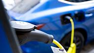 Elektroauto an Ladesäulen