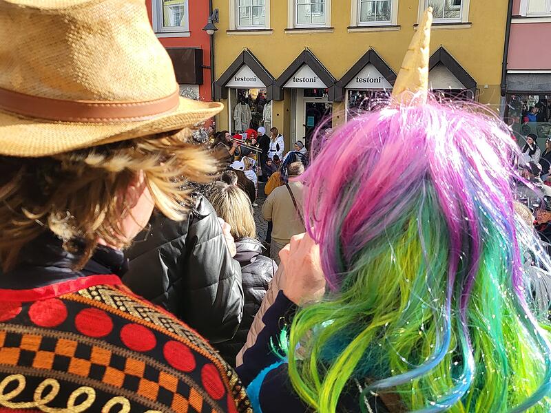 Viel los war am Faschingsdienstag, 4. März 2025, beim Faschingszug in Bad Brückenau.
