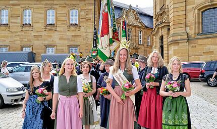 Bayerischen Wollkönigin Franziska II. in Vierzehnheiligen gekürtBayerischen Wollkönigin Franziska II. in Vierzehnheiligen gekürt Bayerischen Wollkönigin Franziska II. in Vierzehnheiligen gekürtBayerischen Wollkönigin Franziska II. in Vierzehnheiligen gekürt