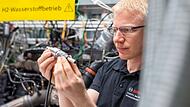 Arbeit an der Brennstoffzelle bei Bosch: Wasserstoff soll den Standort Bamberg in die Zukunft führen. Arbeit an der Brennstoffzelle bei Bosch: Wasserstoff soll den Standort Bamberg in die Zukunft führen.