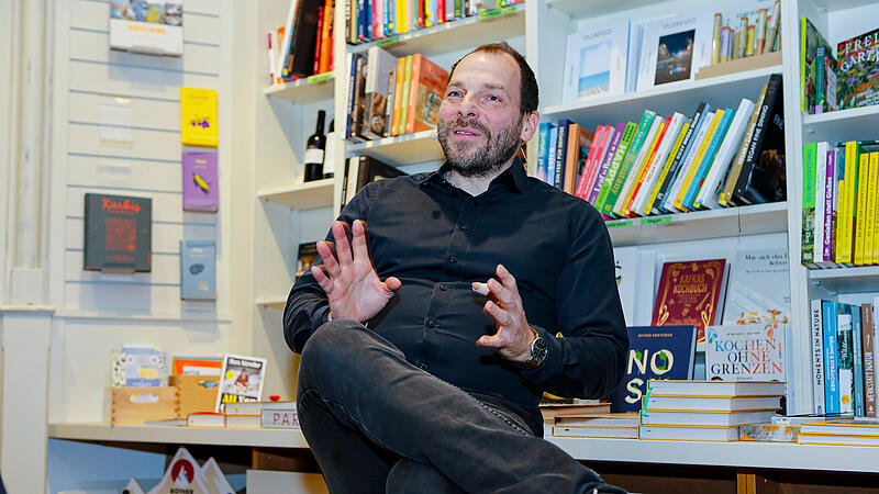 Live-Podcast mit Martin Beyer in Bamberg Im Live-Podcast gab der Bamberger Martin Beyer Einblicke in sein Leben als Autor.