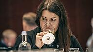 Biersommelière Dorothea Wächtler bei einer Verkostung