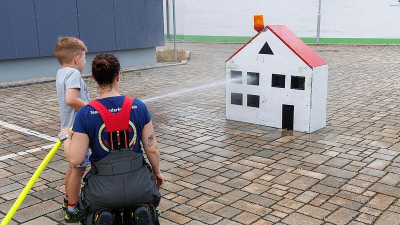 Die Feuerwehr  ist beliebt bei Jung und Alt.