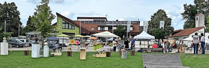 Die Kunst-Open-Air-Ausstellung in Röttenbach begeisterte zahlreiche Besucher.