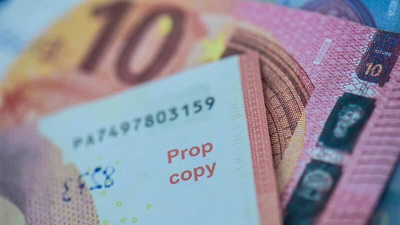 Scheine mit der Aufschrift &laquo;Prop copy&raquo;