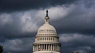 Der Himmel &uuml;ber dem Kapitol in Washington ist verdunkelt. Der Krieg gegen den Iran hat Trump, Houdini der Politik, als Kleindarsteller entlarvt. Seiner m&auml;chtigen Armee gelang es nicht, das Mullah-Regime zu fesseln.
