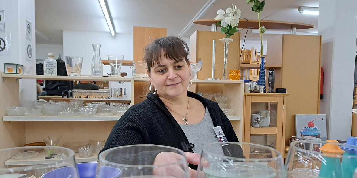 Hartz & Herzlich Mitarbeiter des sozialen Kaufhauses in Coburg am Ende der Kräfte