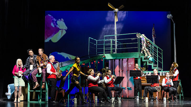 "Kasimir und Karoline. 117 Szenen von der Liebe, Lust und Leid" am Coburger Landestheater "Kasimir und Karoline. 117 Szenen von der Liebe, Lust und Leid" am Coburger Landestheater"