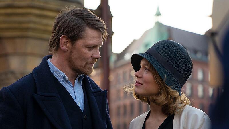 Jakob Störr (Gijs Naber) und Lizzy (Léa Seydoux)