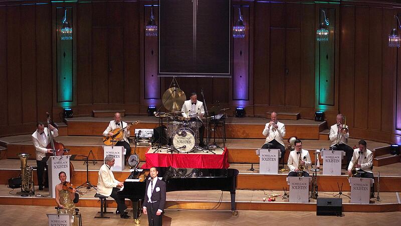 Denis Wittberb und die Schellack-Solisten begeistern in Bad Kissingen. Denis Wittberb und die Schellack-Solisten begeistern in Bad Kissingen.