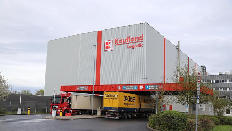 Vom Zentrallager in Donnersdorf werden alle etwa 800 Kaufland-Filialen bundesweit mit Nonfood-Ware beliefert.