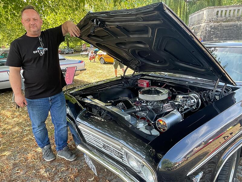 Oldtimer im Schlosspark Gleisenau