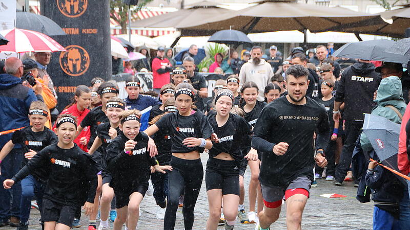 "Drei, zwei, eins - go!" Die Startschüsse für das Kids Spartan Race sind bereits am Freitagnachmittag gefallen. "Drei, zwei, eins - go!" Die Startschüsse für das Kids Spartan Race sind bereits am Freitagnachmittag gefallen.