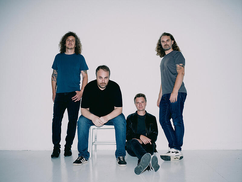 Rock? Indie? Punk? Oder alles zusammen? Das ist die Band Madsen mit den drei Br&uuml;dern Johannes, Sebastian und Sascha und Niko Maurer.