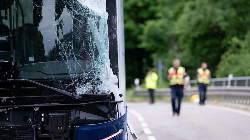 Zwei Busse sto&szlig;en in Oberbayern zusammen - mehrere Verletzte