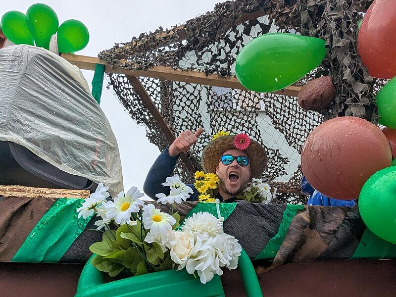Ganz sch&ouml;n was los in Geisfeld: alle Impressionen vom Faschingsumzug!