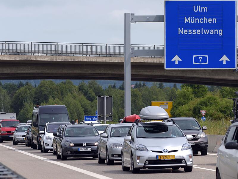 Stau am Füssener Grenztunnel
