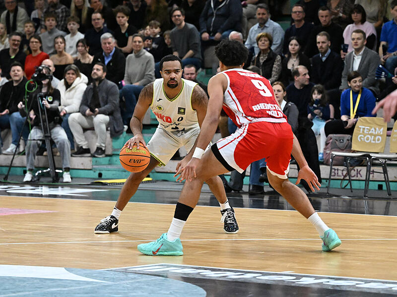 Sport Basketball 2. Bundesliga PROA Saison 2025 / 2026 24. Spieltag am Samstag 21.02.2026 Spielbeginn 19.00 h Spielort Bayreuth Oberfrankenhalle BBC Bayreuth gegen RheinStars Köln Halbzeitergebnis 44:53 Endstand 82:93 Kyle Sturdivant Maximilian B Sport Basketball 2. Bundesliga PROA Saison 2025 / 2026 24. Spieltag am Samstag 21.02.2026 Spielbeginn 19.00 h Spielort Bayreuth Oberfrankenhalle BBC Bayreuth gegen RheinStars Köln Halbzeitergebnis 44:53 Endstand 82:93 Kyle Sturdivant Maximilian B