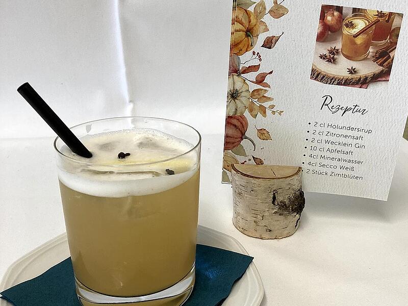 So sah der Apple-Fizz, der Cocktail, aus.