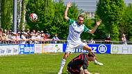 Andr&eacute; Karmann (oben) ist einer der Garanten des Eltersdorfer Erfolgs. Seinen lange gehegten Traum von der Regionalliga muss der spielende Co-Trainer aber aufschieben.
