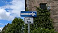Schild Einbahnstraße Radfahrer frei