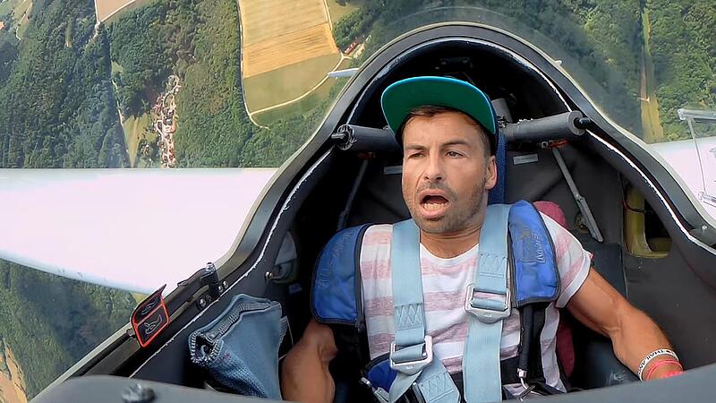 Wie einst bei Stefan Raab entgleisten die Gesichtszüge des fliegenden Sportredakteurs.Forchheim & Fränkische Schweiz Wie einst bei Stefan Raab entgleisten die Gesichtszüge des fliegenden Sportredakteurs.Forchheim & Fränkische Schweiz