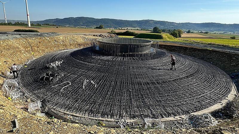 Die Fundamentkörper für die fünf Windkraftanlagen bei Gössersdorf machen große Fortschritte