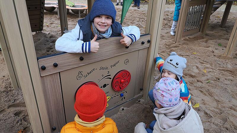Rosengarten SpielplatzeröffnungRathaussturm Sonneberg
