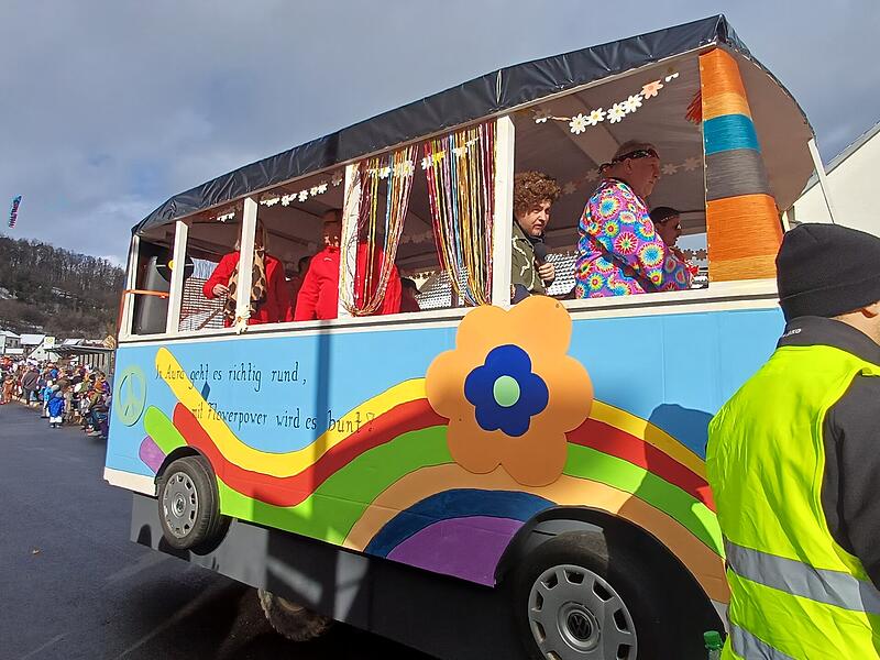 Rosenmontagszug in Aura
