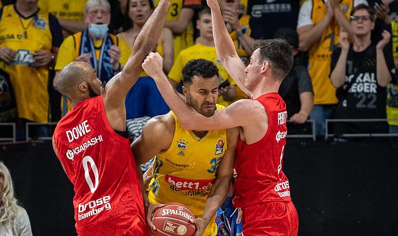 Omar PrewittBamberg gegen Alba: Die schönsten Fanbilder aller Zeiten Omar Prewitt