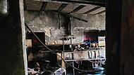 Ein Blick in die betroffene Garage in Oberleichtersbach, die nach dem Feuer ziemlich verraucht ist. Ein Blick in die betroffene Garage in Oberleichtersbach, die nach dem Feuer ziemlich verraucht ist.
