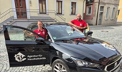 In Kronach will die Agentur für Haushaltshilfe Entlastung bringen Teamleiterin Ramona Suk und Teamkoordinator Morgan Ware