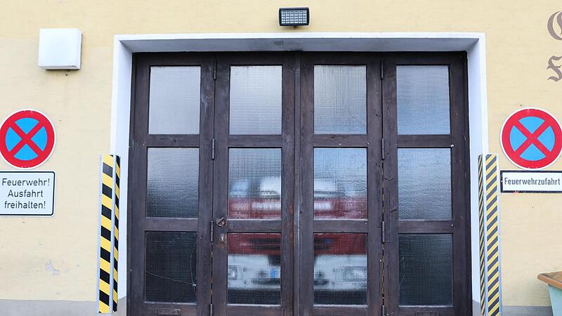 Wie mag das dringend sanierungsbed&uuml;rftige Feuerwehrhaus in Buckenhofen von innen aussehen? Einblicke verweigert die Stadt Forchheim.Forchheim & Fr&auml;nkische Schweiz