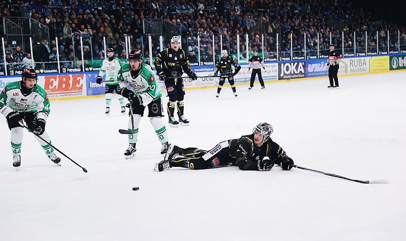 Die Höchstadt Alligators treffen am Freitagabend zu einem womöglich entscheidenden Spiel 3 der Achtelfinalserie auf die Icefighters Leipzig. Die Höchstadt Alligators treffen am Freitagabend zu einem womöglich entscheidenden Spiel 3 der Achtelfinalserie auf die Icefighters Leipzig.