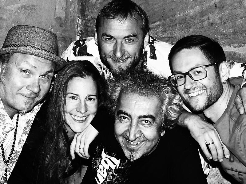 &bdquo;Sheila likes Tequila&ldquo; sind Dieter &bdquo;Schalke&ldquo; Zimmerer, Eva Knorr, Martin &bdquo;Filter&ldquo; Scherl, Eddie Sari und  Daniel Saffer.Forchheim & Fr&auml;nkische Schweiz