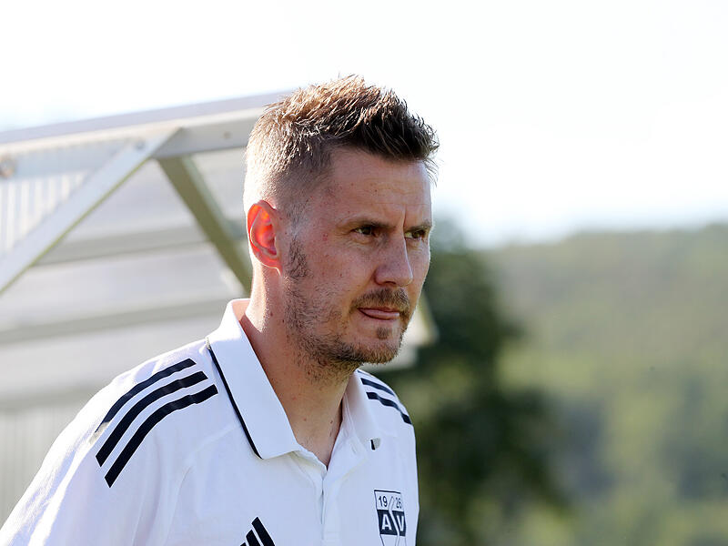 Geschenke erwartet Torsten Oehrl auch im sechsten Jahr als Sassanfahrter Spielertrainer nicht. Der Ex-Profi will den ASV endlich in die Bezirksliga f&uuml;hren.