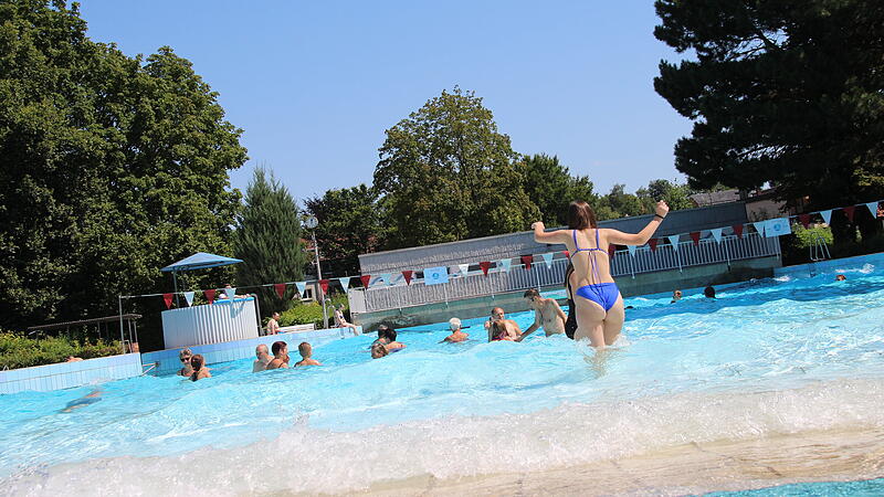 Auch ein Wellenbecken steht auf der Wunschliste vieler Freibad-Fans ganz oben. Hier ein Archivfoto vom Wellenbecken im Coburger Aquaria, das seit der Freibadsaison 2025 nicht mehr in Betrieb ist.