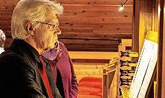 Organist Gabriel Konjaev begeisterte mit zwei Soli.