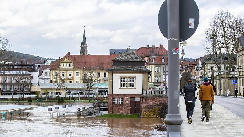 In den letzten Jahren kam es auch in Bad Kissingen vermehrt zu Hochwasser. In den letzten Jahren kam es auch in Bad Kissingen vermehrt zu Hochwasser.