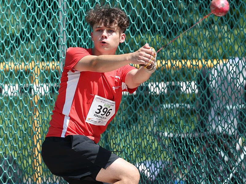 Endlich über 60 Meter: der 16-jährige Kai Konopacki freut sich über die neue persönliche Bestleistung von 61,79 Metern.