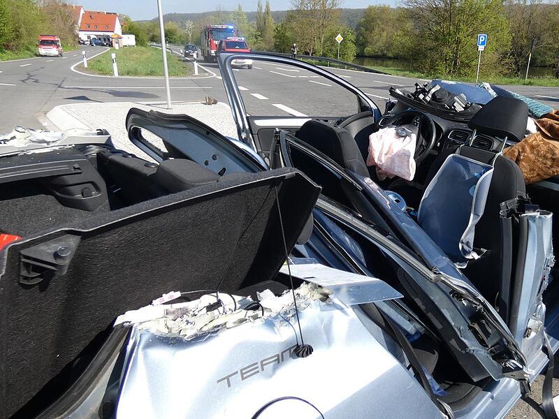 Ein schweren Zusammenstoß zweier Fahrzeuge gab es  am Donnerstag auf der Staatsstraße 2447 (ehemalige B26) in Höhe von Eltmann-Eschenbach.