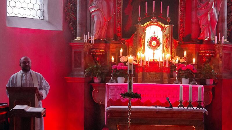 &bdquo;Chill out f&uuml;r die Seele&ldquo; hie&szlig; es in der Spitalkirche. Kaplan Sebastian Heim und sein Team luden ein, Kraft f&uuml;r den Alltag zu sammeln.