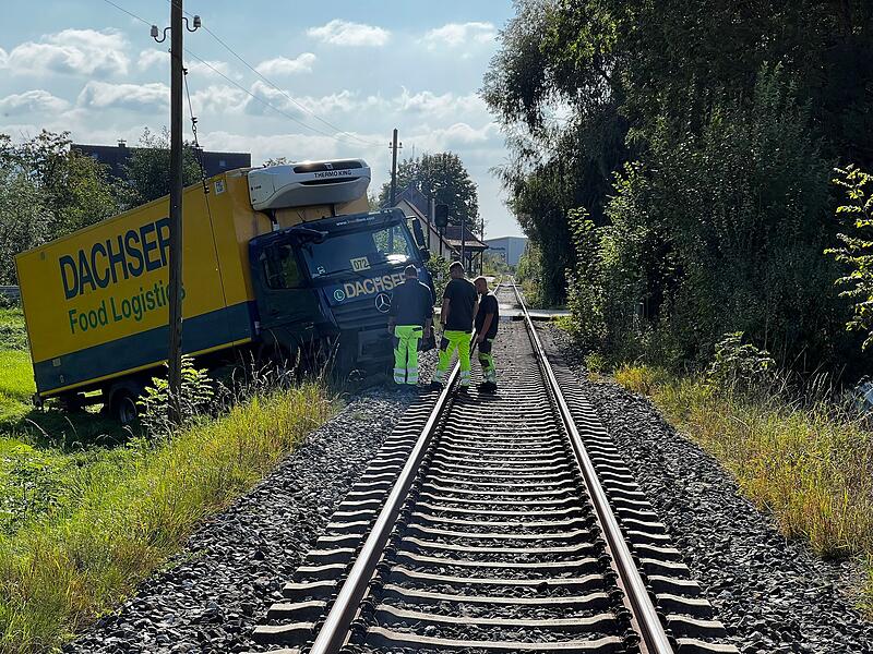 Da gehört eigentlich ein Zug hin und kein LKW.Forchheim & Fränkische Schweiz Da gehört eigentlich ein Zug hin und kein LKW.Forchheim & Fränkische Schweiz